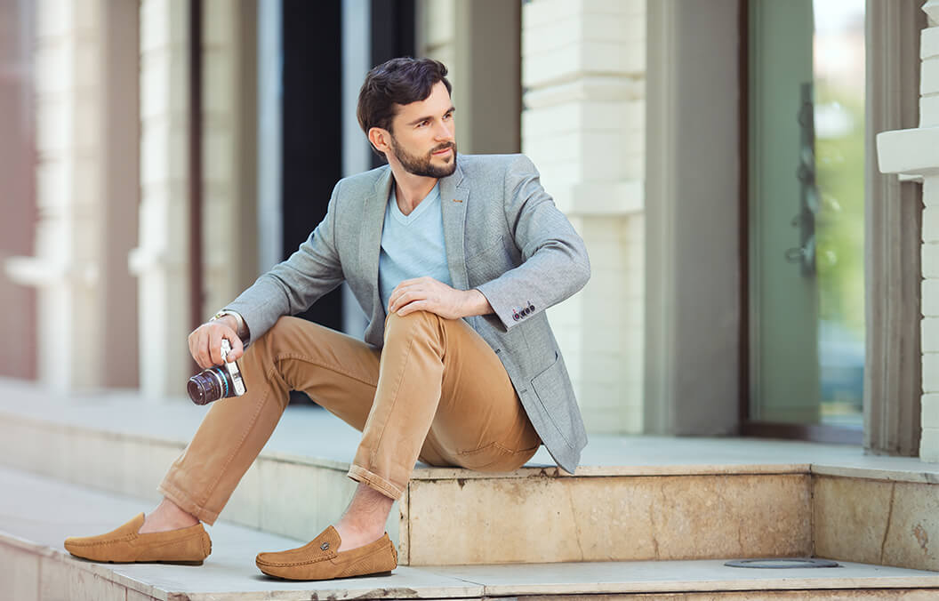 6 Best Shoes to Wear with Chinos: A Comprehensive Guide