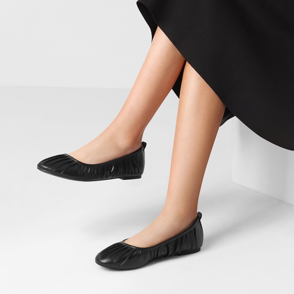 Pleated Round Toe Ballet Flats - BLACK - 2